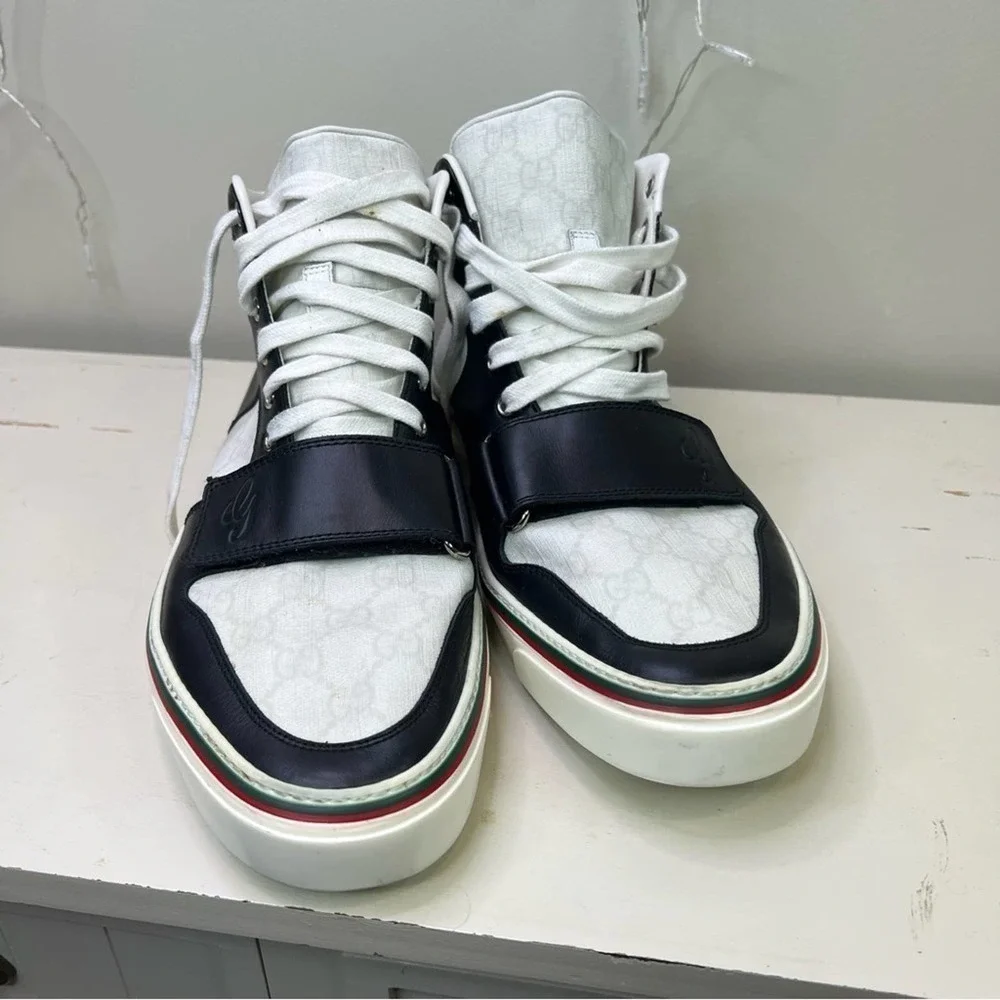 Gucci Black and White High Top Sneakers. Size: 12 Vintage GG Supreme Sneaker